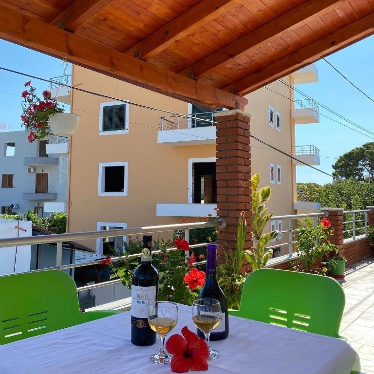 Arlind'S Apartaments Vlorë Exteriör bild