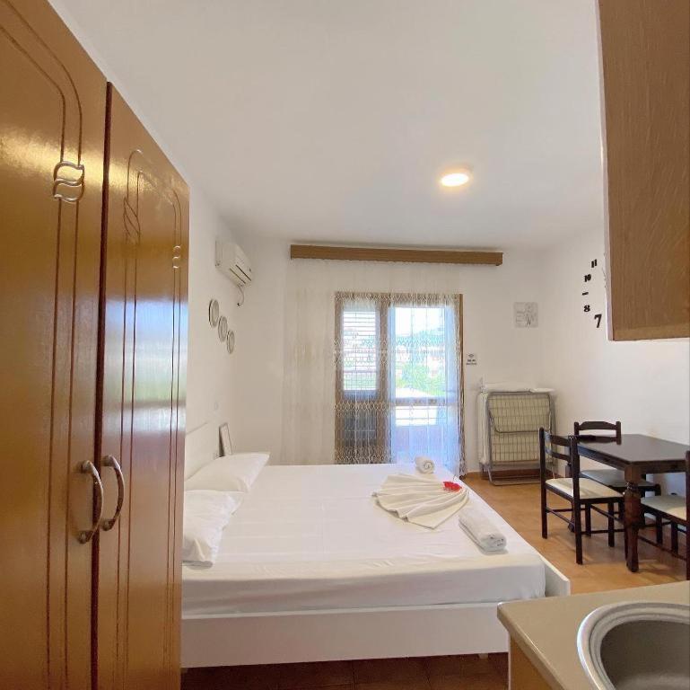 Arlind'S Apartaments Vlorë Exteriör bild