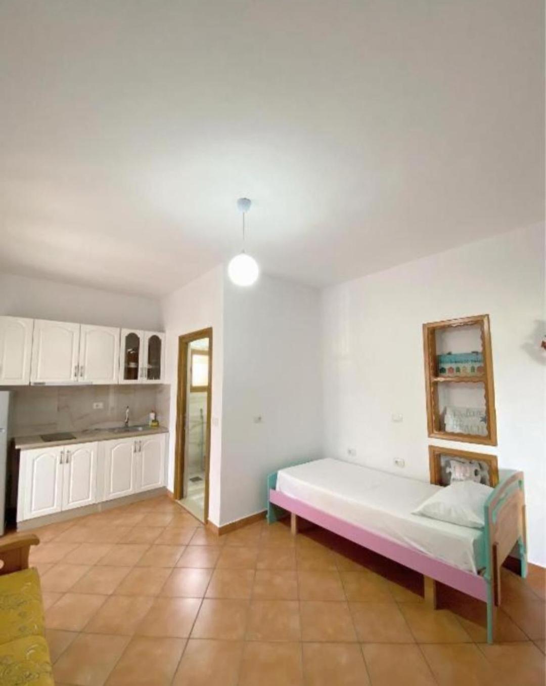 Arlind'S Apartaments Vlorë Exteriör bild