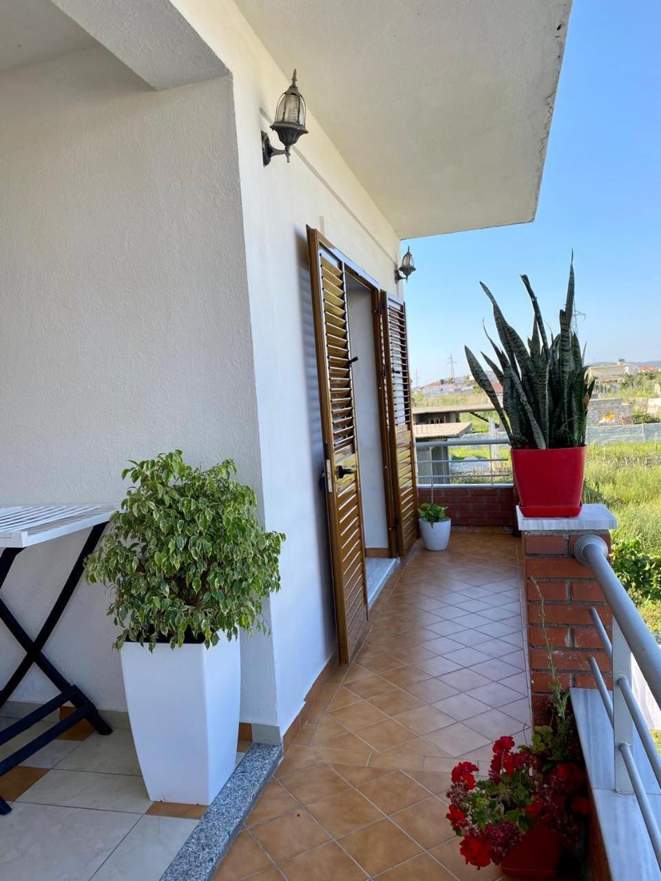 Arlind'S Apartaments Vlorë Exteriör bild