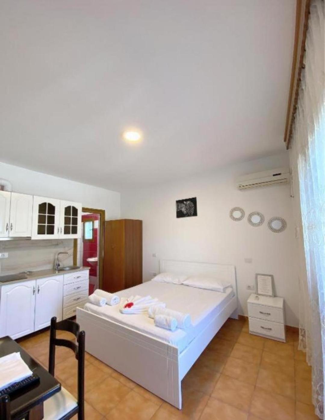 Arlind'S Apartaments Vlorë Exteriör bild