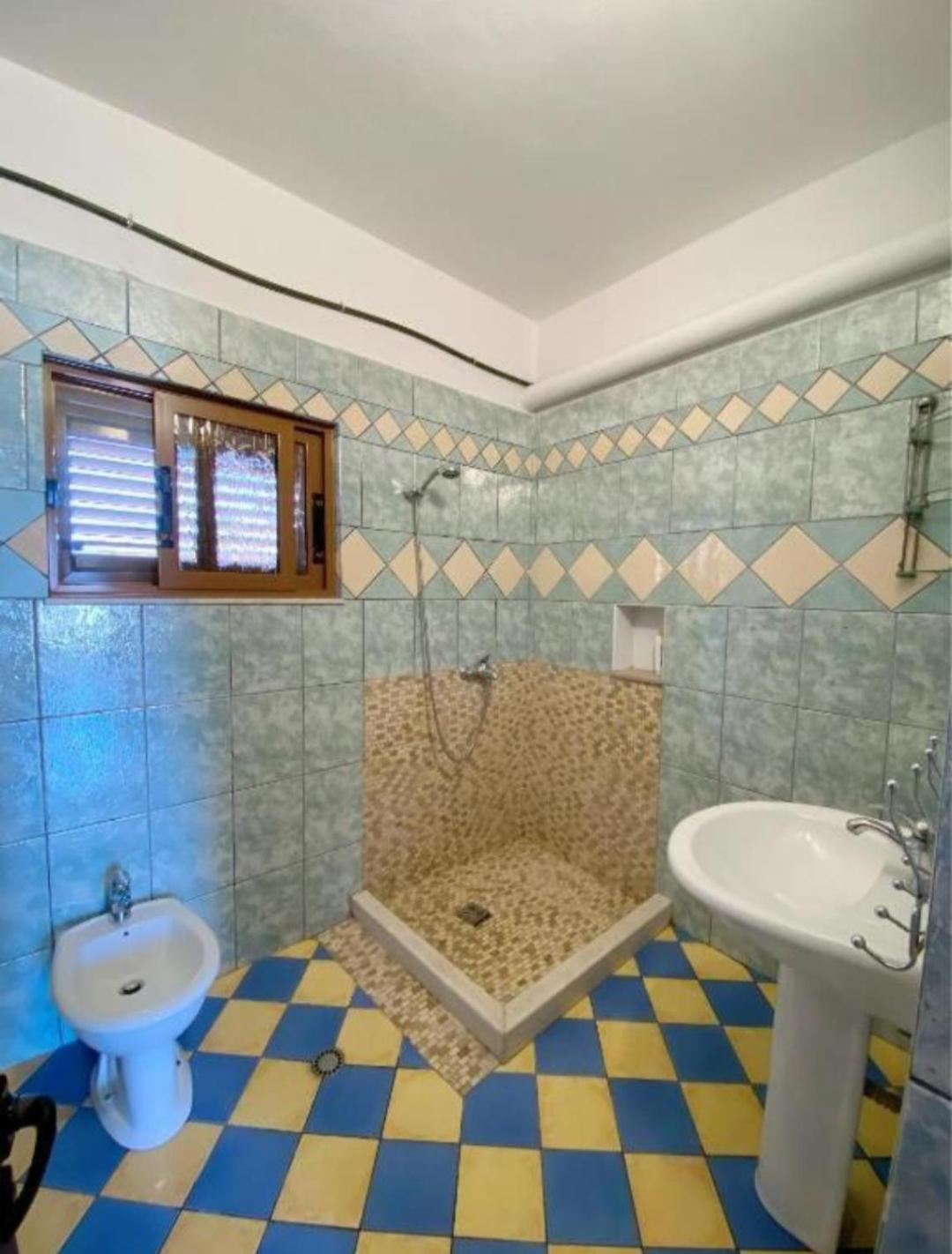 Arlind'S Apartaments Vlorë Exteriör bild