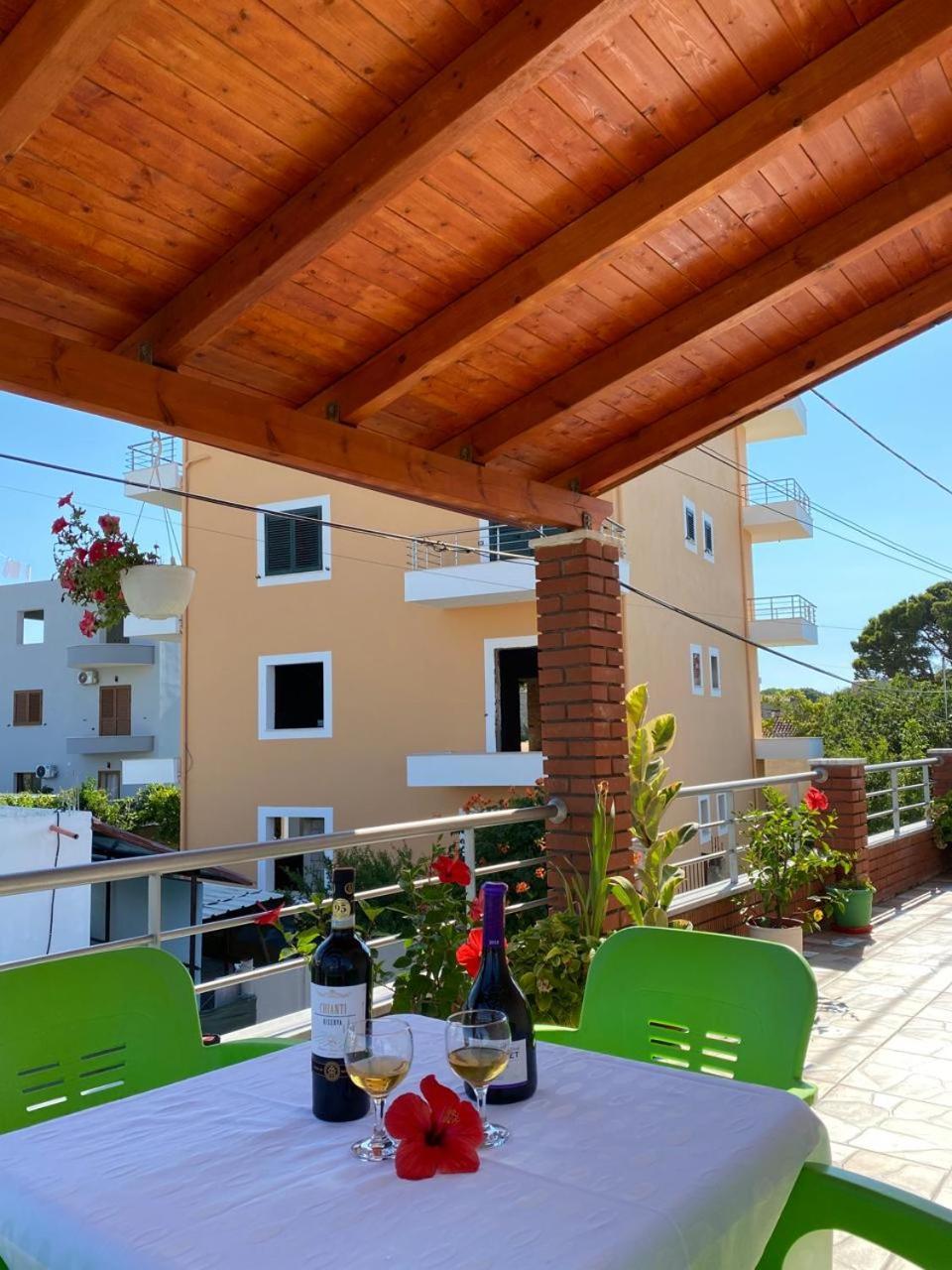 Arlind'S Apartaments Vlorë Exteriör bild